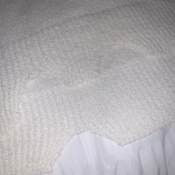 Embroidered white sweater - Picture 3 of 3